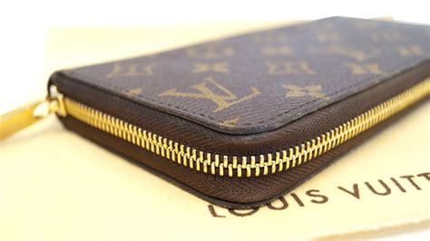 Louis Vuitton wallet zipper